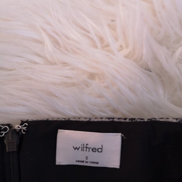 Aritzia Dorine Wrap Front Skirt in Houndstooth - Size 0 - Picture 4 of 6